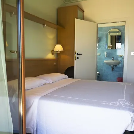 Hotel Madison 3*