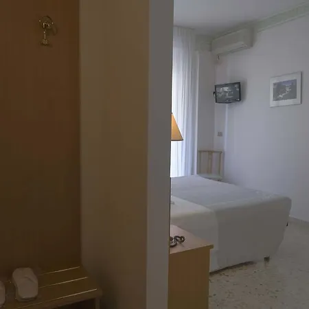 Hotel Madison 3*