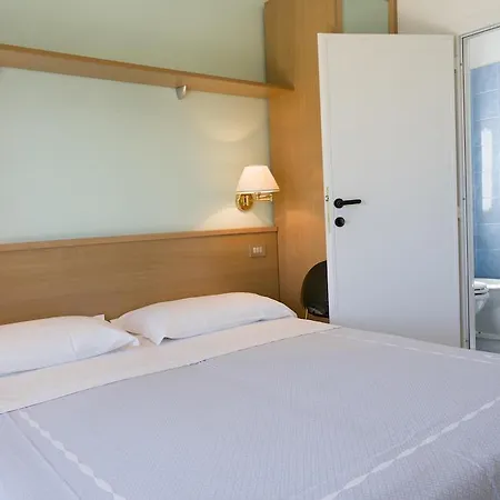 Hotel Madison 3*