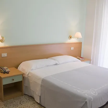 Madison Hotel 3*
