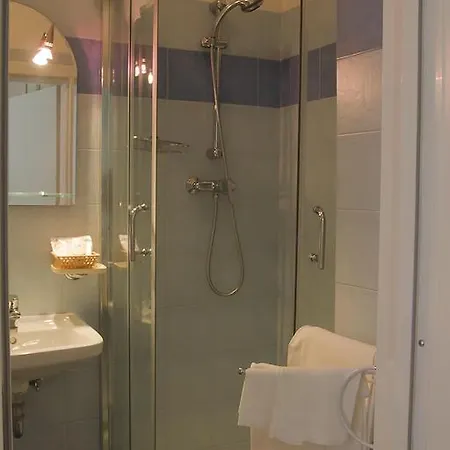 Hotel Madison 3*